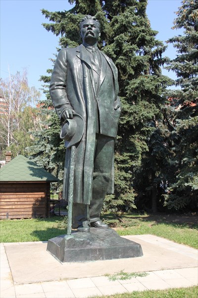 043-Памятник Горькому